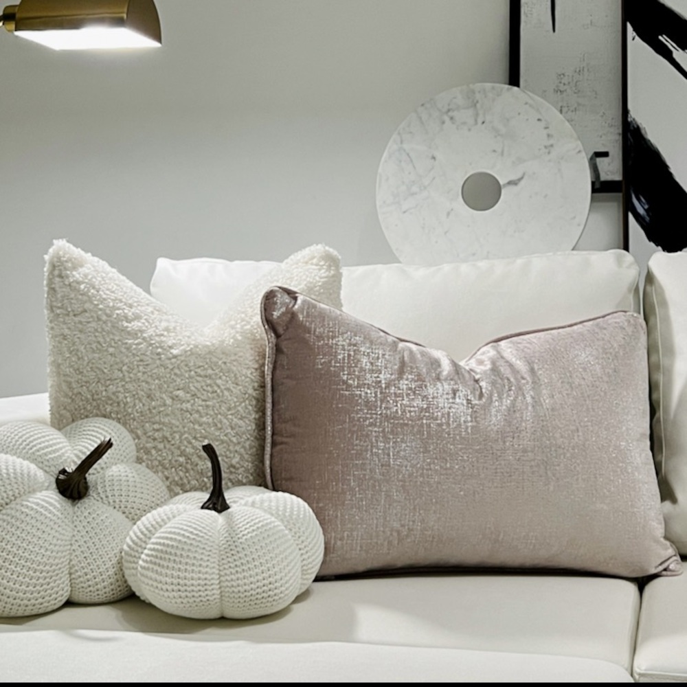 Decorative lumbar pillow